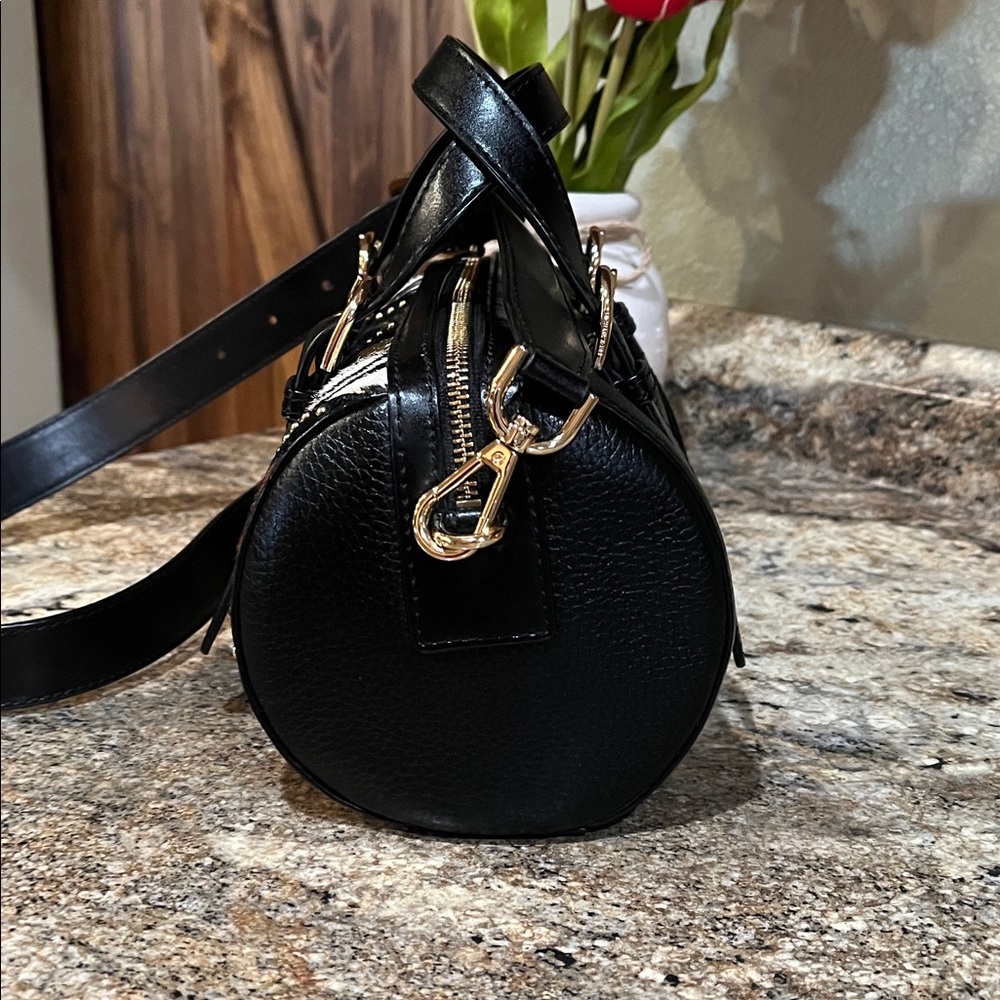 Michael Kors EUC Stanton Medium East West Leather Barrel Messenger Black Multi - Picture 6 of 12